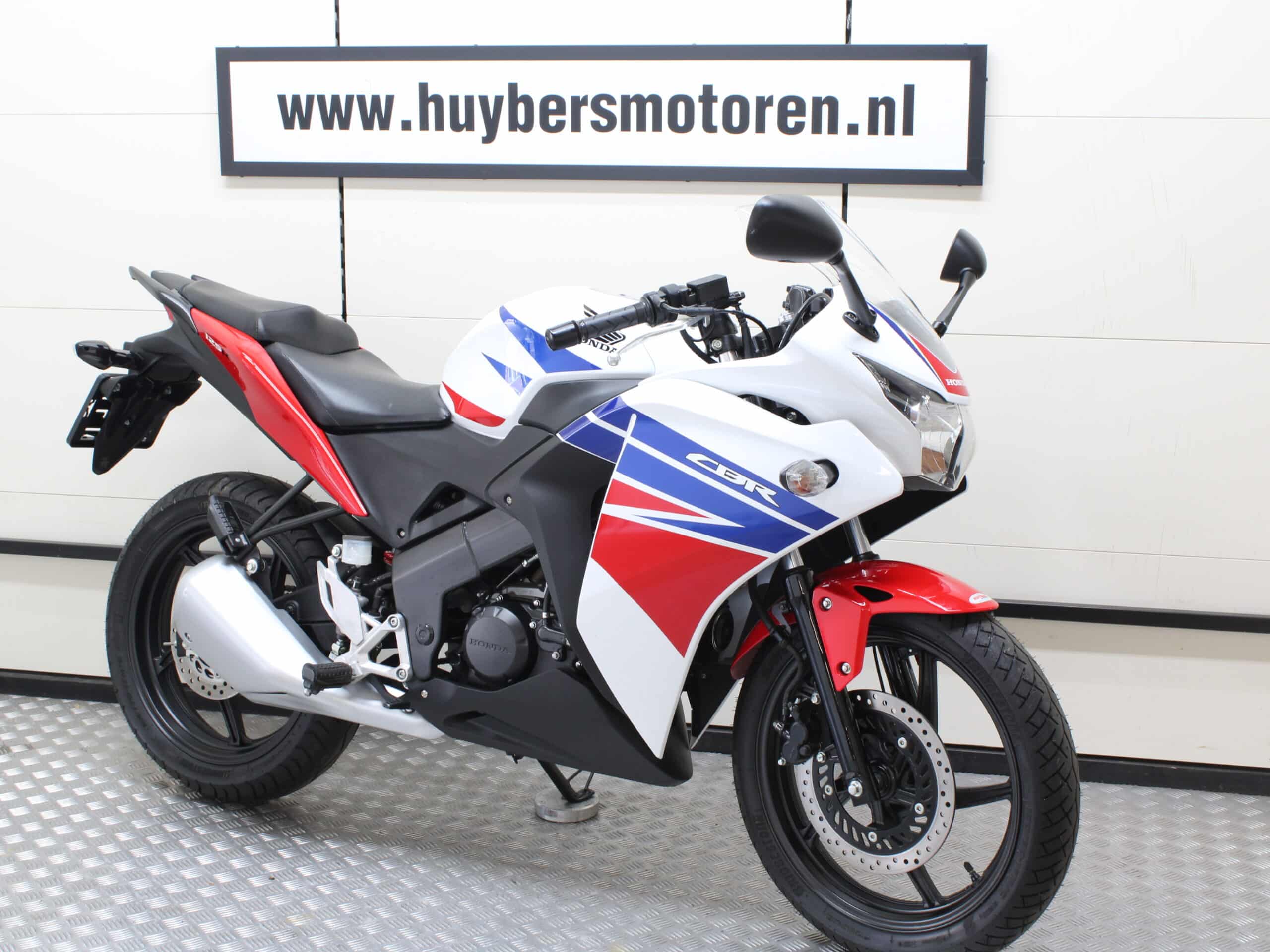 Honda CBR125R, foto 1 van 5